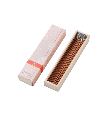 KOUSAIDO – Hyakuraku-ka Momo BRZOSKWINIA (40 szt. + aluminiowa podstawka na kadzidło)