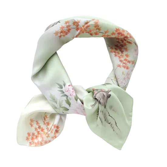 HANA Jedwabna chusta „uczta kwiatów” z motywem krajobrazu w jasnym zielonym kolorze