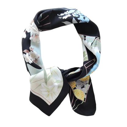 HANA Jedwabna chusta „uczta kwiatów” z motywem wachlarza w kolorze czarnego tuszu