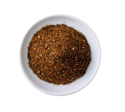 Aromatyczna, lekko ostra przyprawa 京の黒七味﻿ (Kyō no Kuro Shichimi) w puszce.