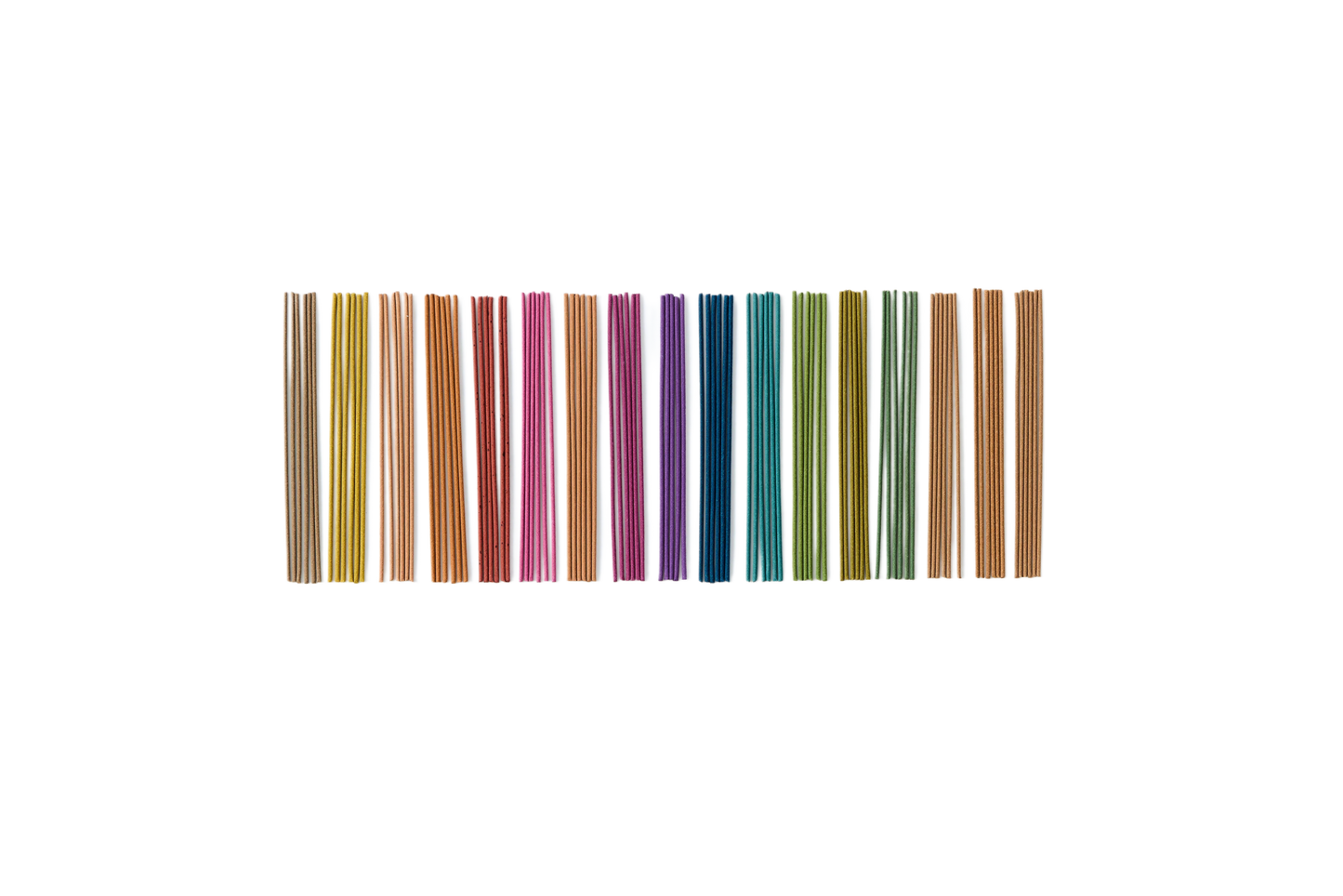 KOUSAIDO Hyakurakuko – zestaw 17 rodzajów kadzidełek (17x6szt. + długa podstawka na kadzidło)