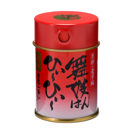 Kyōkara - „szaleńczo ostra” przyprawa chili ﻿ (Ichimi Maiko-han Hii~Hii~) w puszce.
