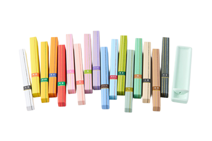 KOUSAIDO Hyakurakuko – zestaw 17 rodzajów kadzidełek (17x6szt. + długa podstawka na kadzidło)