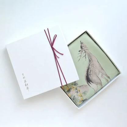 HANA Jedwabna chusta „uczta kwiatów” z motywem krajobrazu w jasnym zielonym kolorze