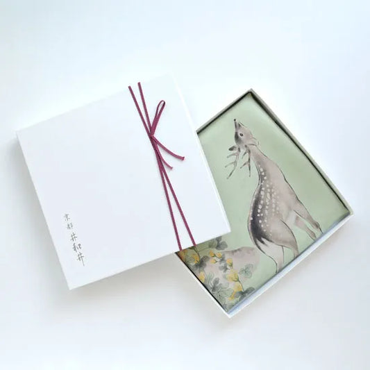 HANA Jedwabna chusta „uczta kwiatów” z motywem krajobrazu w jasnym zielonym kolorze