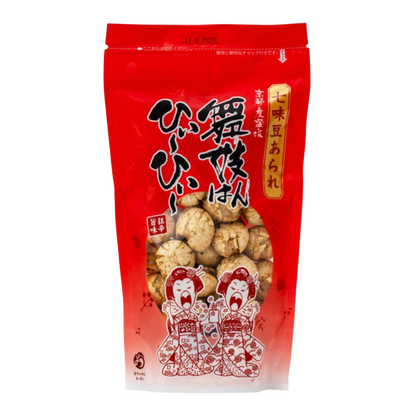 Chrupiące i pikantne prażone kulki ryżowe z nutą przyprawy shichimi „Maiko-han Hii~Hii~”.