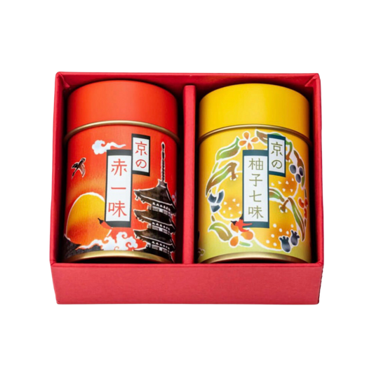 Zestaw wprowadzający z wyrafinowaną czerwoną przyprawą 一味﻿ (ichimi) i cytrusową mieszanką 柚子七味﻿ (yuzu shichimi).