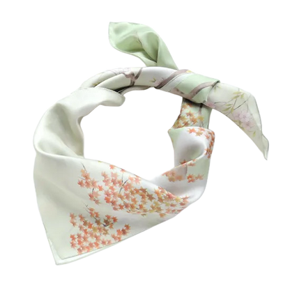 HANA Jedwabna chusta „uczta kwiatów” z motywem krajobrazu w jasnym zielonym kolorze