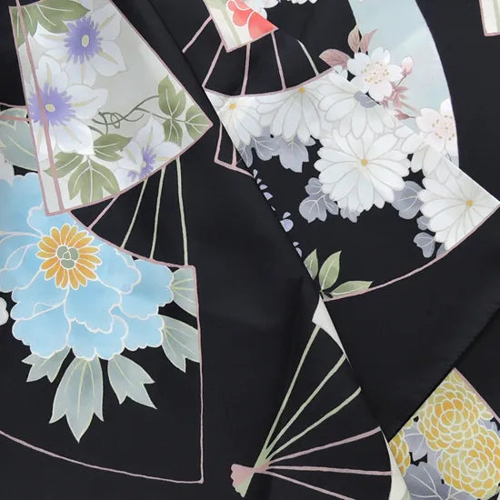 HANA Jedwabna chusta „uczta kwiatów” z motywem wachlarza w kolorze czarnego tuszu