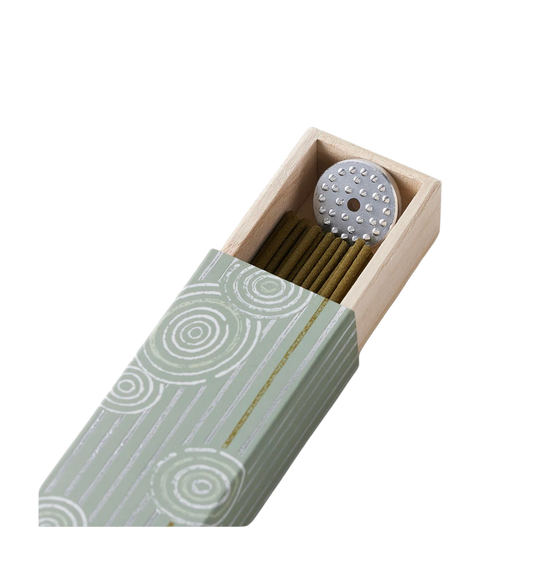 KOUSAIDO – Hyakuraku-ka Take BAMBUS (40 szt. + aluminiowa podstawka na kadzidło)