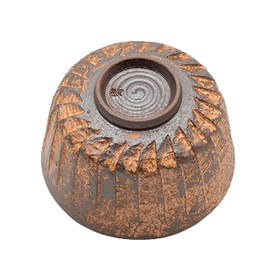 Matcha-wan Akachayū Sogimon﻿ – czarka do matchy w czerwono-brązowej glazurze z wzorem Sogimon﻿